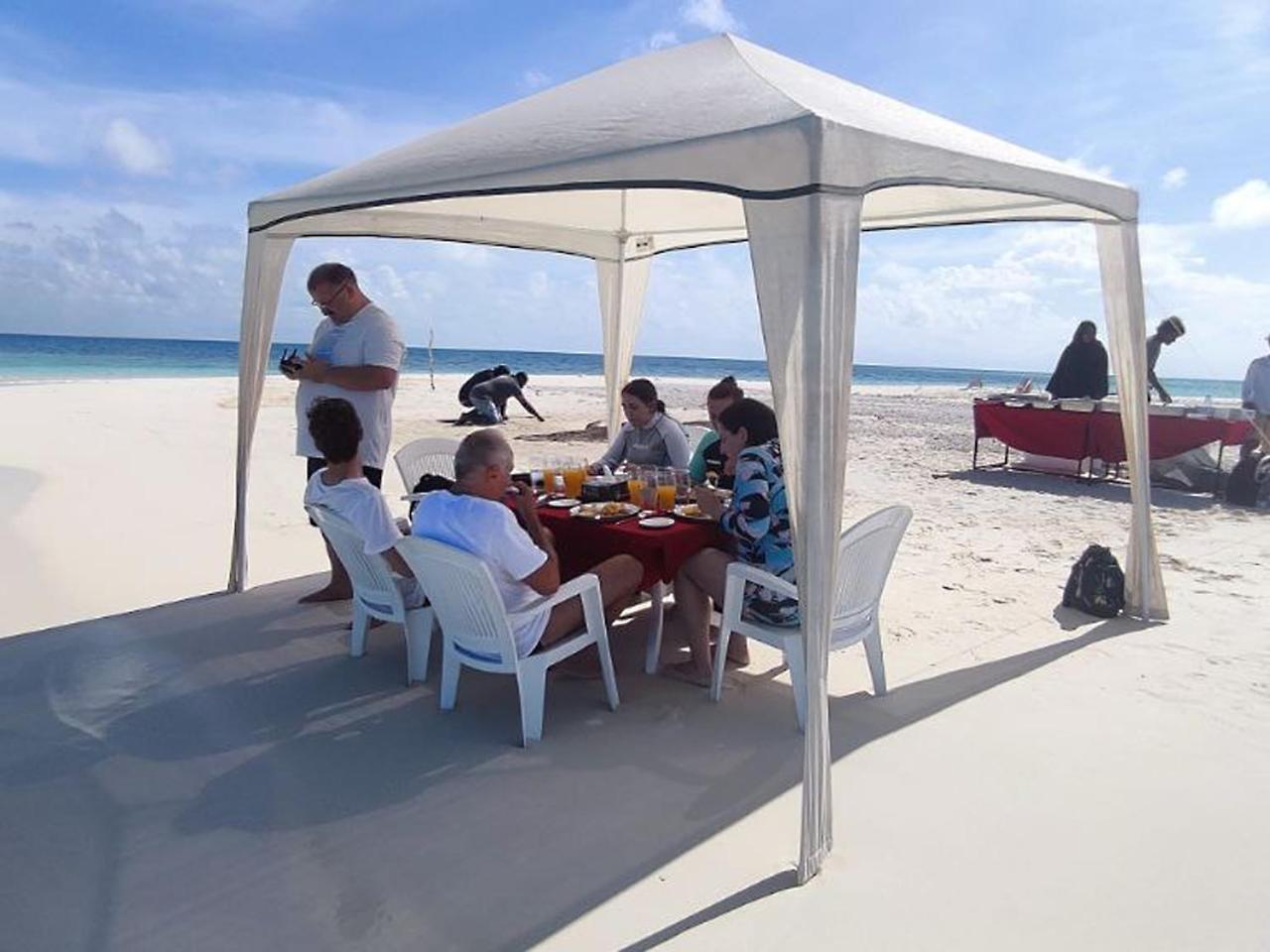Rindali - The Speedboat From Male To The Hotel Departs At 1130 Every Monday Thursday And Saturday And From The Hotel To Male At 0630 And Five Domestic Flights Are Available Every Day Olhuveli  Екстер'єр фото